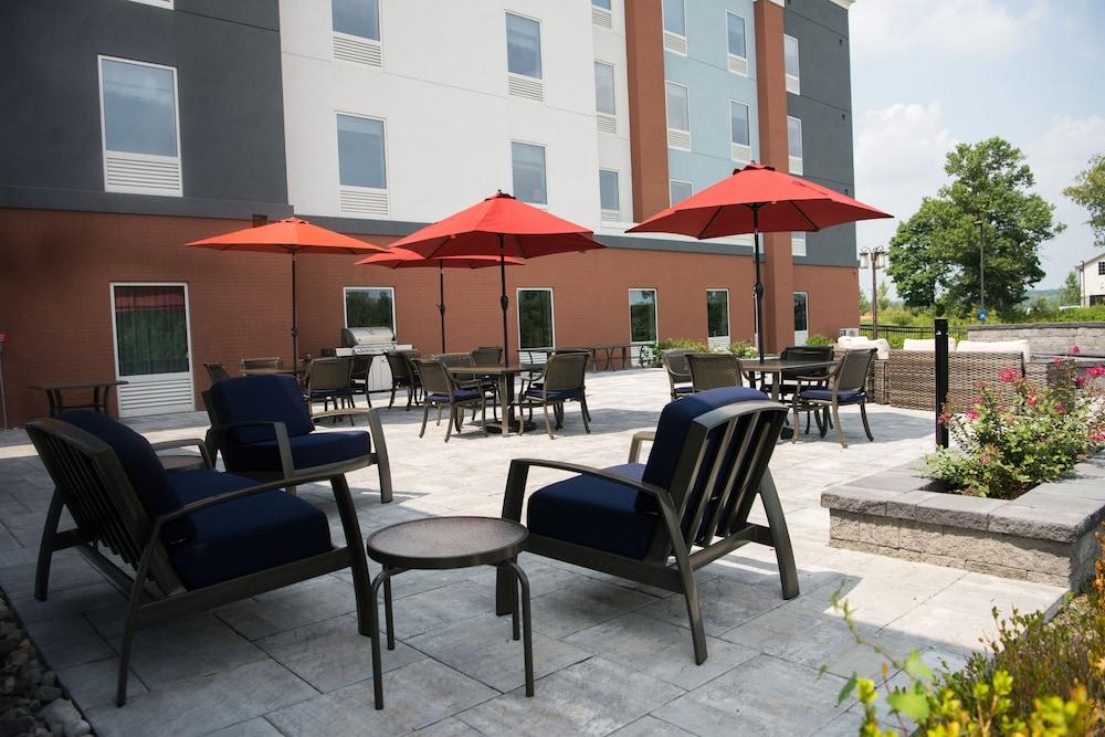 Hampton Inn & Suites Warrington Horsham Екстериор снимка